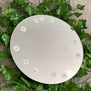 URBAN OUTFITTERS DAISY ROUND MIRROR